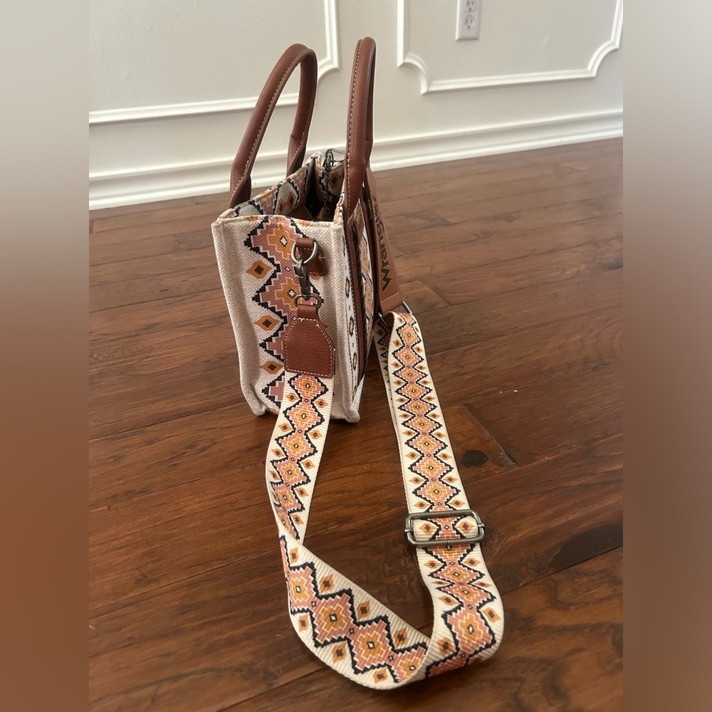 Wrangler purse, crossbody, wallet bundle FLASH SALE - Picture 9 of 16